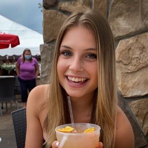 Meet your Posher, Jillian